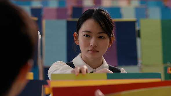 晶を演じる山田杏奈