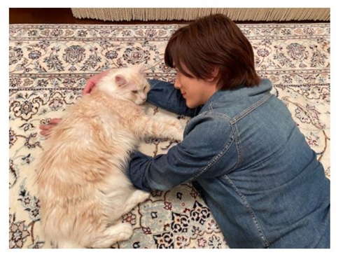 DAIGOと仲むつまじいジル