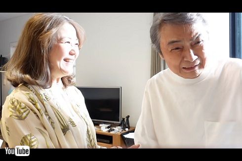 妻とともにがん消滅を喜ぶ西郷輝彦さん