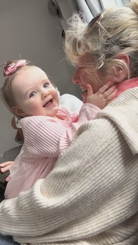 「Toddler Talks With Grandma || ViralHog」