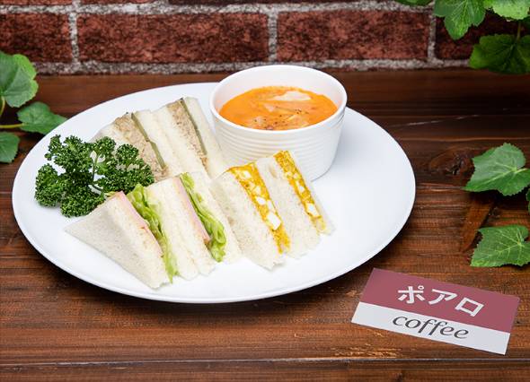 喫茶ポアロのサンドイッチ（1320円）