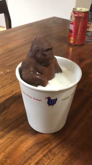ゴリラ チョコ ホットミルク 溶かす 思ったんと違う ターミネーター