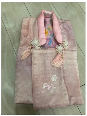 平野ノラさん、母が手作りした被布コート