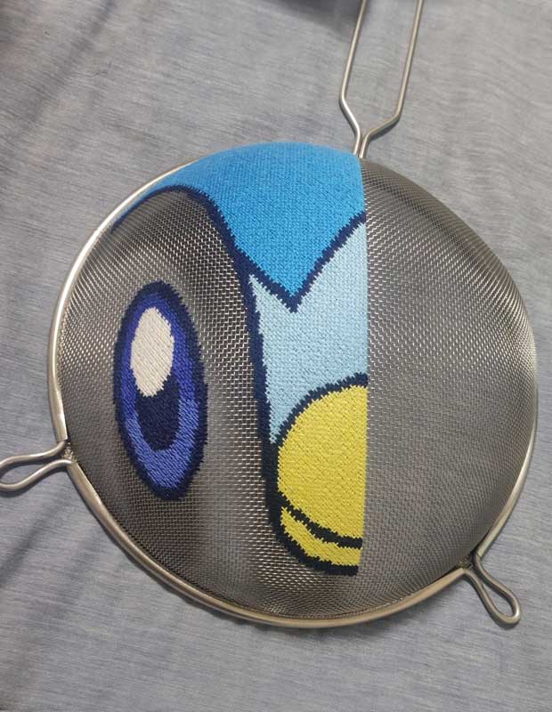 ポッチャマを金属ザルに刺しゅうする猛者現る　斬新すぎるポケモンファンアートに「発想に脱帽」の声