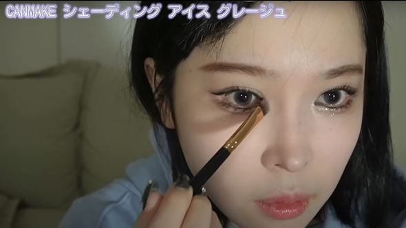 ノーズシャドウを入れる画像