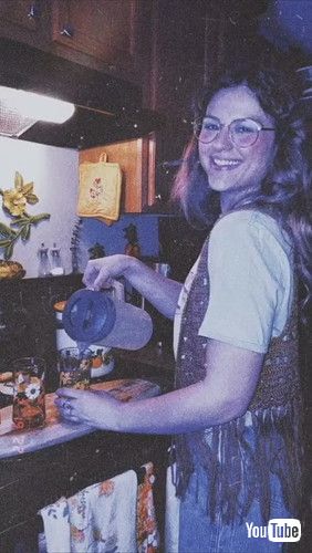 「Grand Daughter Dresses up as Grand Mother's Old Photos For Her Birthday - 1294554-1」