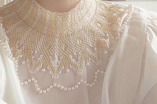 ビーズで編んだビザンツ襟