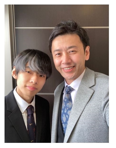 大浦龍宇一と息子