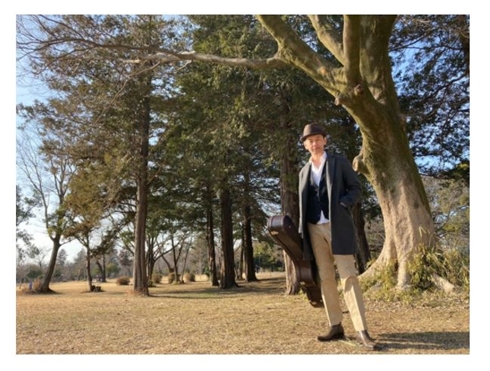 “弾き語り”DVD撮影日の大浦龍宇一