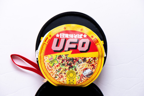 日清焼そばU.F.O. 濃い濃い濃厚ポーチBOOK