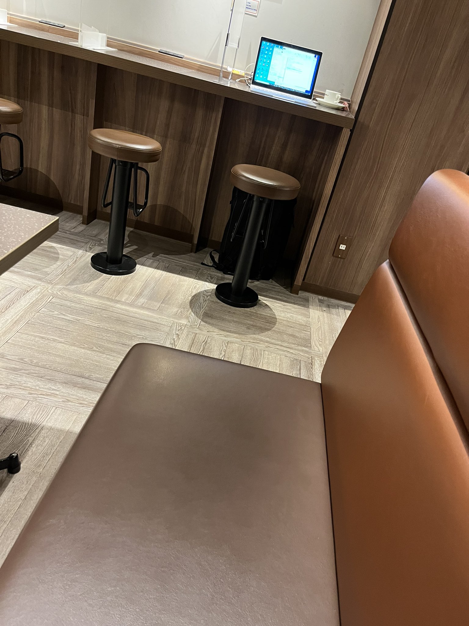 会社の情シスが“社員を信じられなくなる理由”を捉えた1枚が圧倒的説得力　「画面隠して」「そもそも盗まれる」