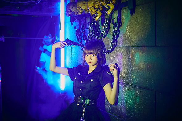 「監獄レストラン ザ・ロックアップ」で1日看守を務めた戦慄かなの