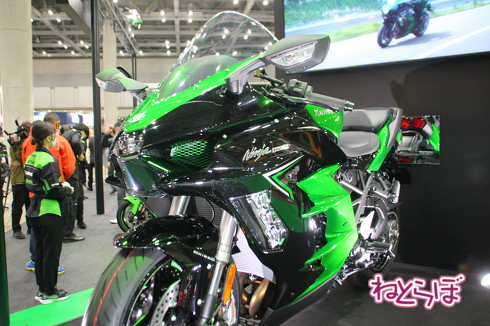 東京モーターサイクルショーの新型車展示