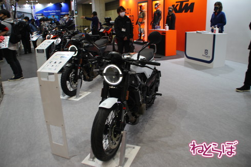 東京モーターサイクルショーの新型車展示