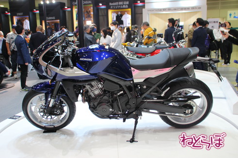 東京モーターサイクルショーの新型車展示