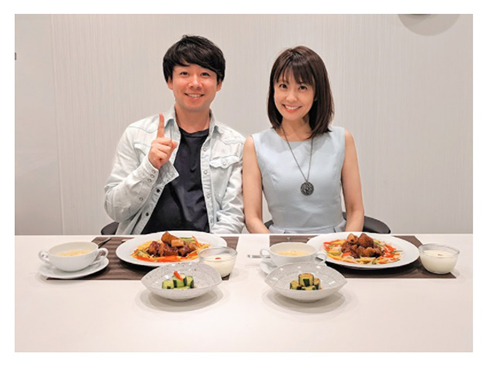 再婚を発表した小林麻耶とあきら。