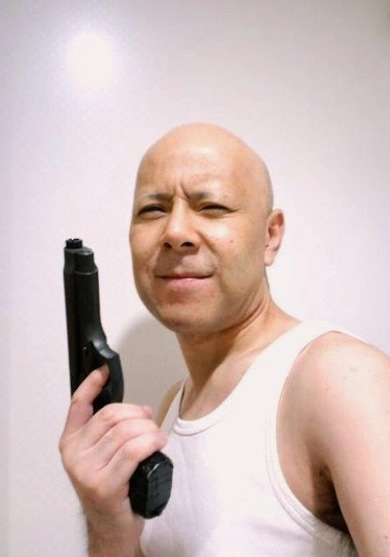 ブルース・ウィリスのものまねで知られるプチ・ブルース