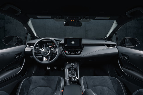 トヨタが発表した新型スポーツカー「GRカローラ」