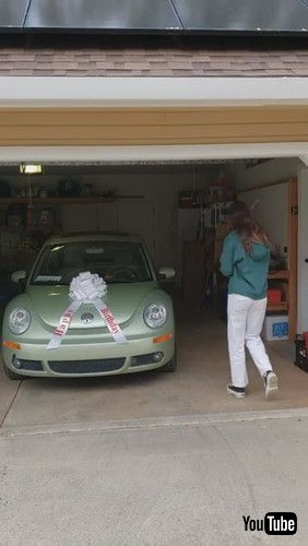 「Sweet 16 Birthday Surprise || ViralHog」