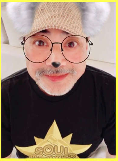 6ちゃめっ気たっぷりの画像で健在をアピールする桑野信義