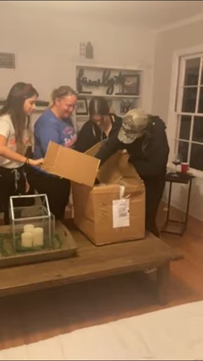 「Couple Surprises Family With Pregnancy Announcement || ViralHog」