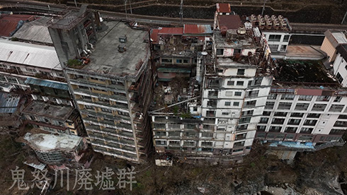 増築を重ねた複雑怪奇な廃旅館すごい迫力　鬼怒川の写真が廃墟好きにはたまらない