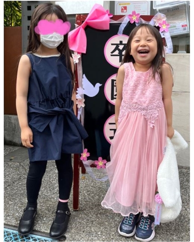 卒園式での姉妹2ショット