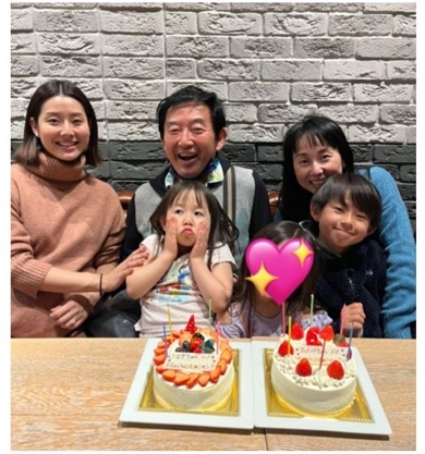 石田純一一家の家族写真