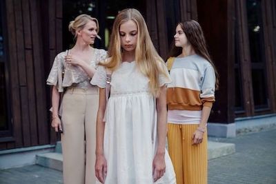 フィンランド製ホラー映画「ハッチング―孵化―」レビュー　最大の恐怖は、普遍的な家族の問題であること。