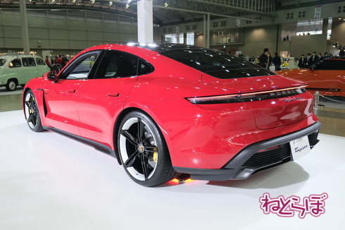 ポルシェ タイカン ターボS