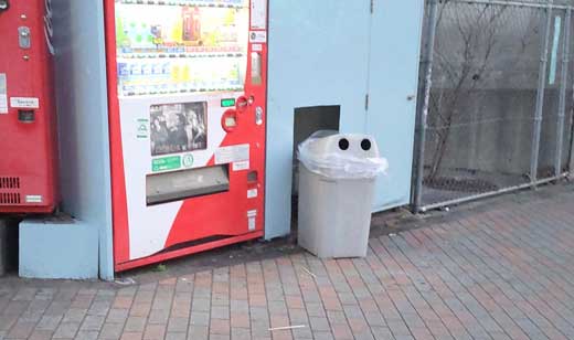 ごみばこ 出たり 困ったり 悩んだり 写真 かわいい