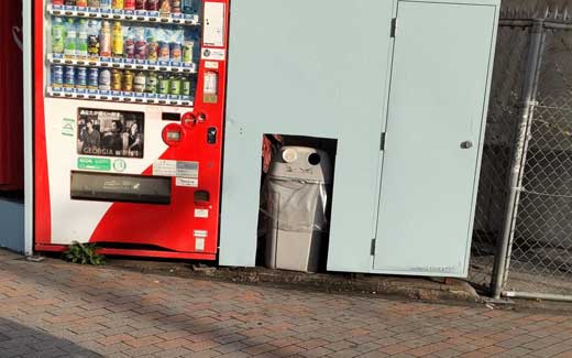 ごみばこ 出たり 困ったり 悩んだり 写真 かわいい