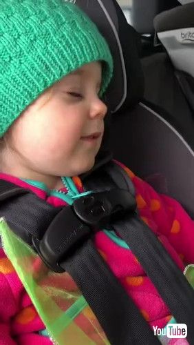 「Kiddo Pretends to be Too Tired || ViralHog」