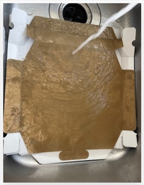 ピザを食べた証拠を隠す高橋真麻