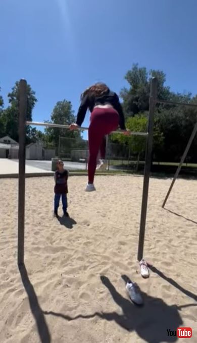 ママの空飛ぶウィッグ