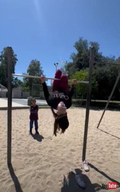 ママの空飛ぶウィッグ