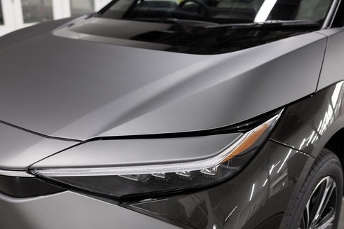 bZ4X 剥がせるボディカラー