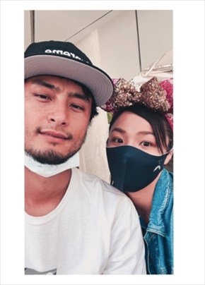 ダルビッシュ聖子とダルビッシュ有の夫婦ショット
