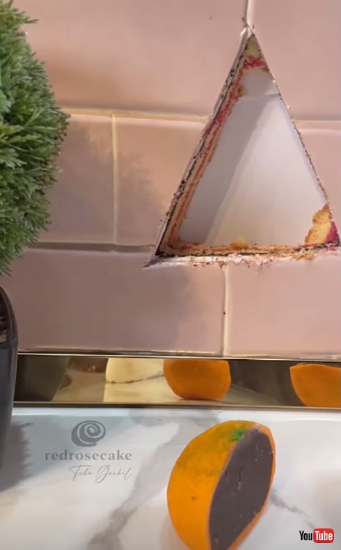 オレンジを切るのかと思ったら壁が……！　なんでもケーキ化する職人がすごい