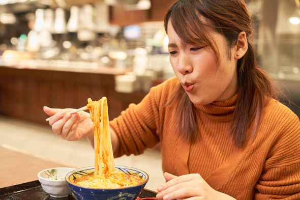【PR】 丸亀製麺 トマたまカレーうどん ／　期間限定 復活 チーズ TOKIO 松岡昌宏