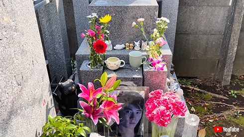 父・中川勝彦の墓石周りの様子