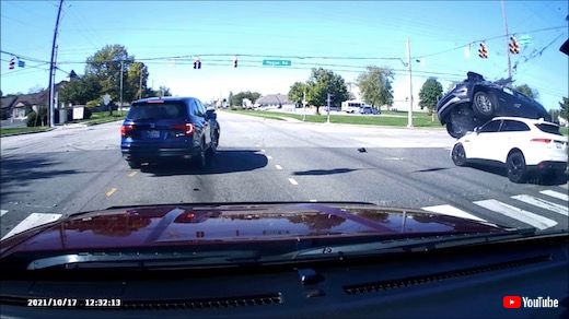 アメリカ 交通事故 ドラレコ