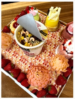 佐々木健介が北斗晶に贈ったカップラーメンケーキ