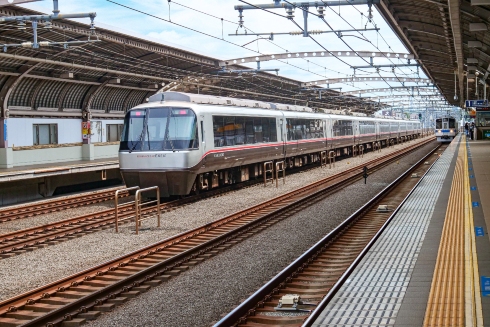 さらに残念な鉄道車両たち