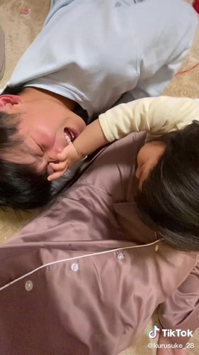 ママをとりあうパパと娘