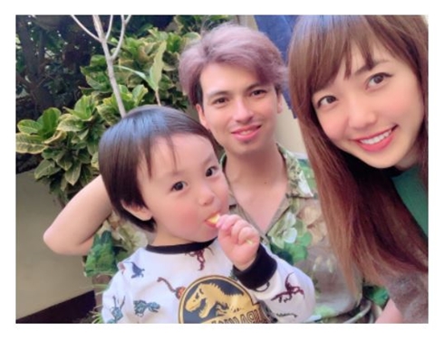 川崎希が投稿した家族写真