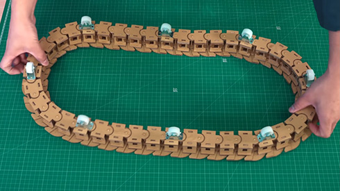 ダンボールで作った回転寿司がすごい　2段式で個別注文までしっかり再現