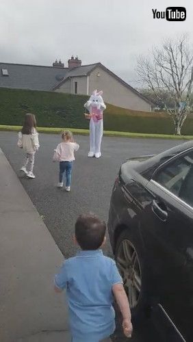 「Easter Bunny Surprise Turns Into Sweet Family Reunion || ViralHog」