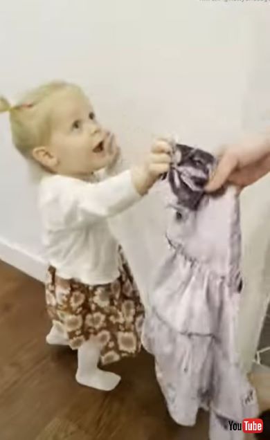 パパにドレスを着せたい女の子