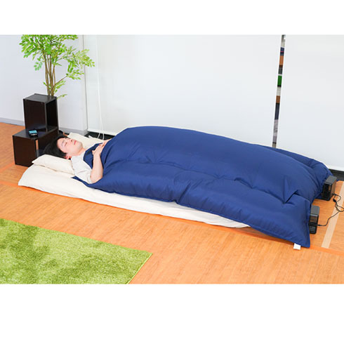 サンコー「ふぁん寝る」で寝てるところ